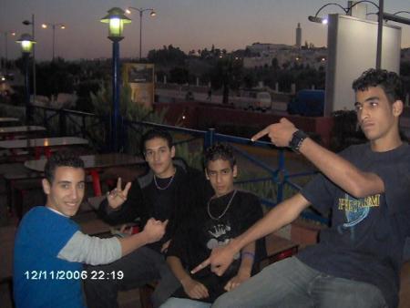 c ayoub &eacute; yasser &eacute; des amis